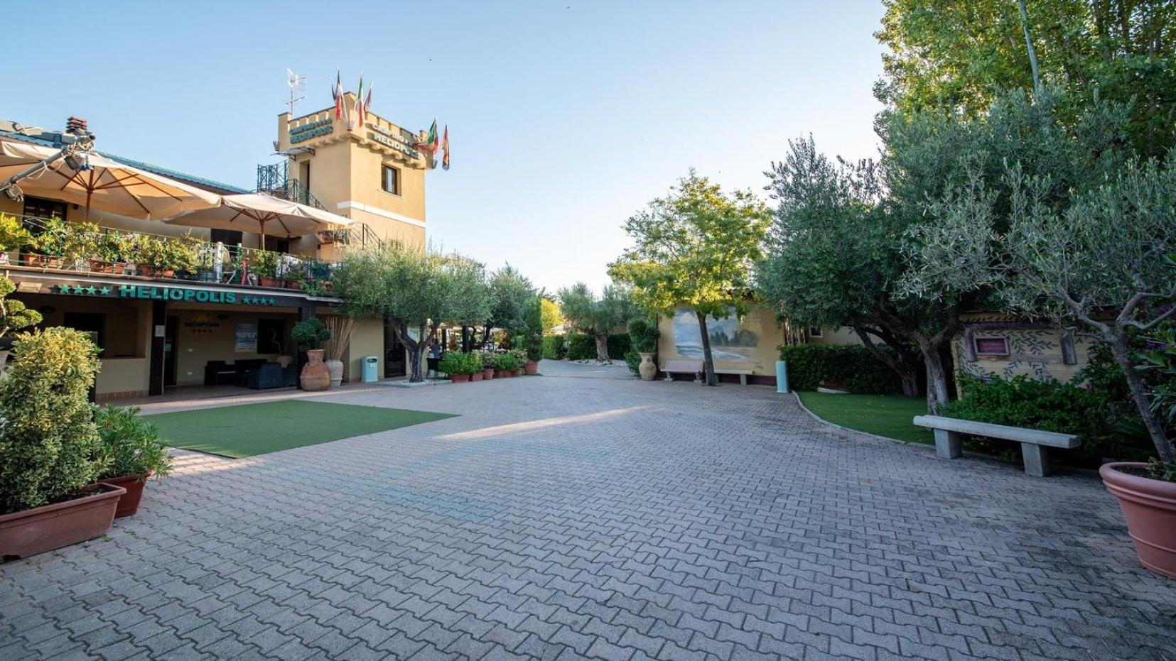 Heliopolis Camping & Village Pineto Exterior photo
